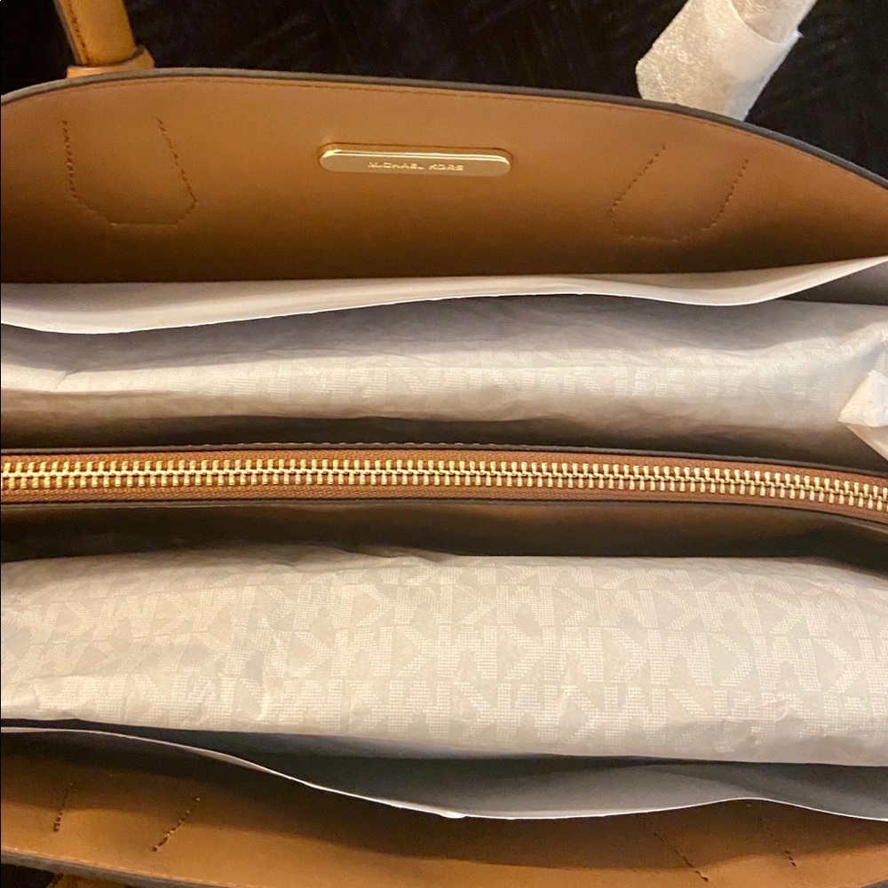 Michael Kors Tote - Picture 5 of 5